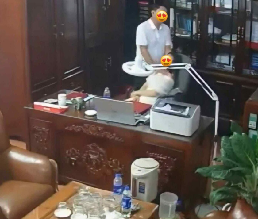 Clip nóng hiệu trưởng Hải Hậu Ninh Bình lộ diện nóng bỏng